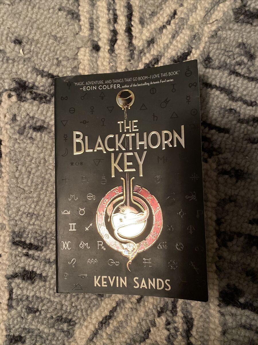 The Blackthorn Key(*Tara's Pick)